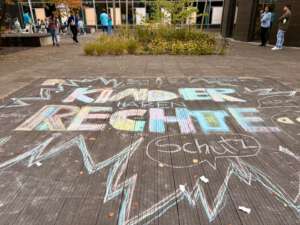 Kreidebild von den Kindern