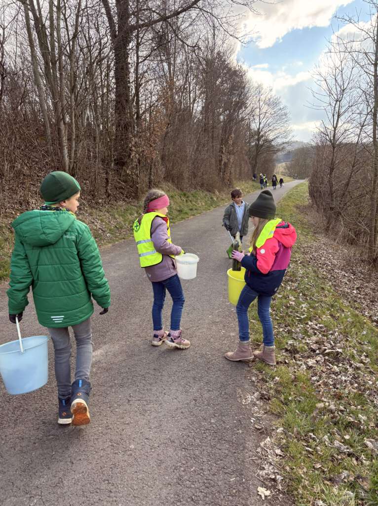 Müllsammelnde Kinder