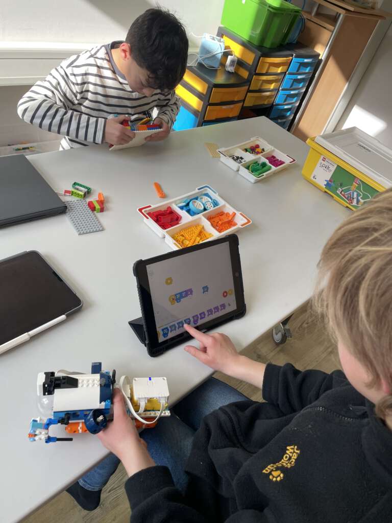 FLL Bauen und Programmieren